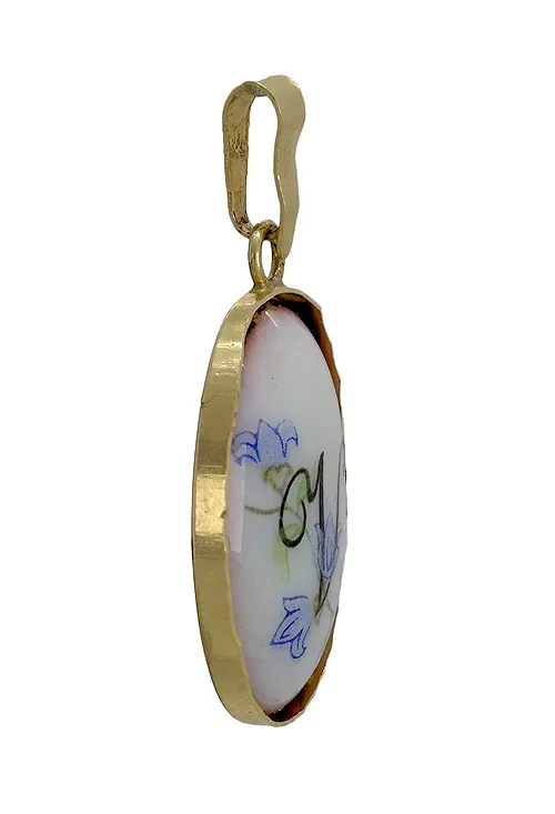Colgante de oro y porcelana inicial D 002_8463D