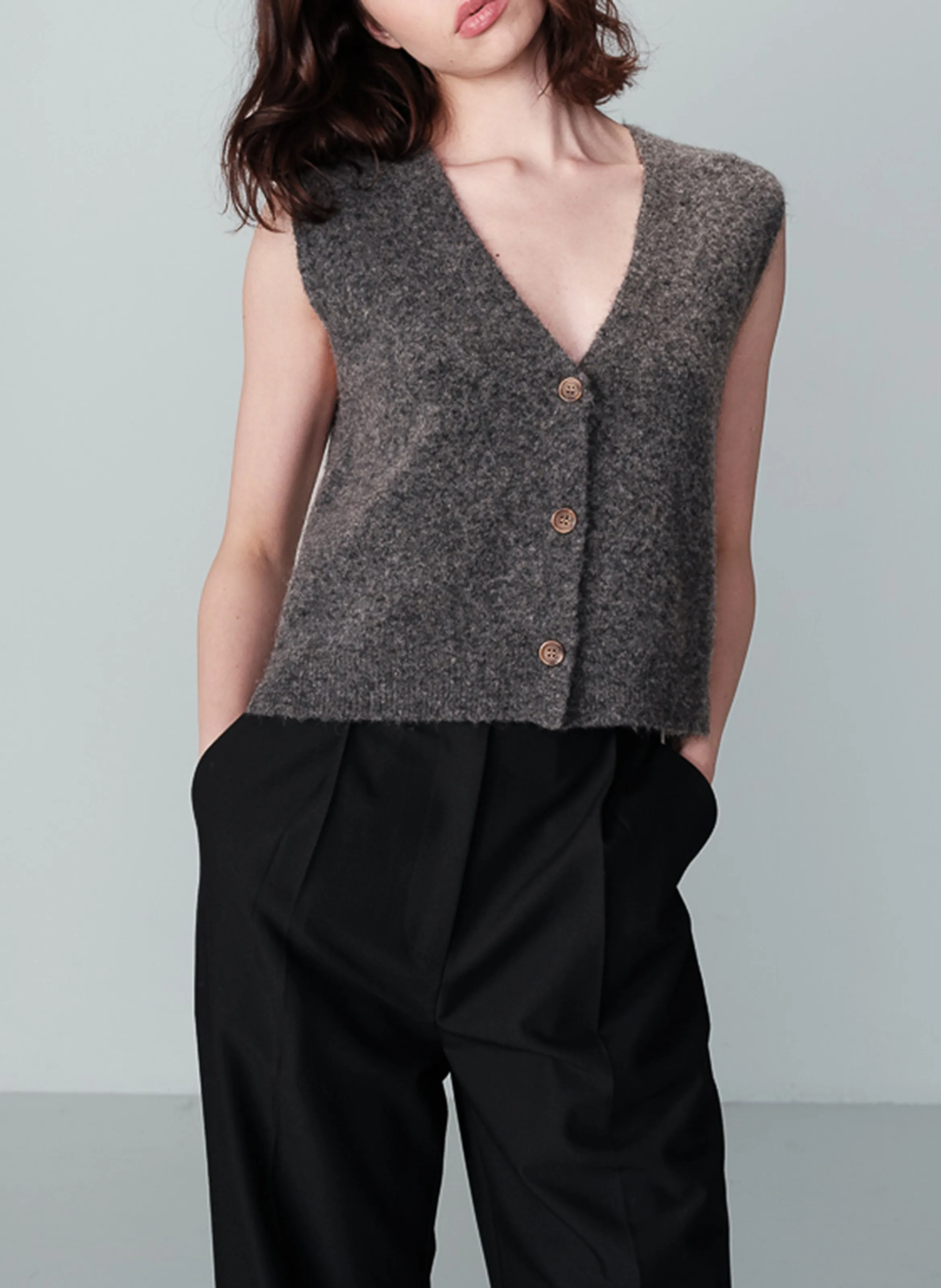 GRACE ET MILA NARS  CáRDIGAN CON CUELLO DE PICO EN GRIS